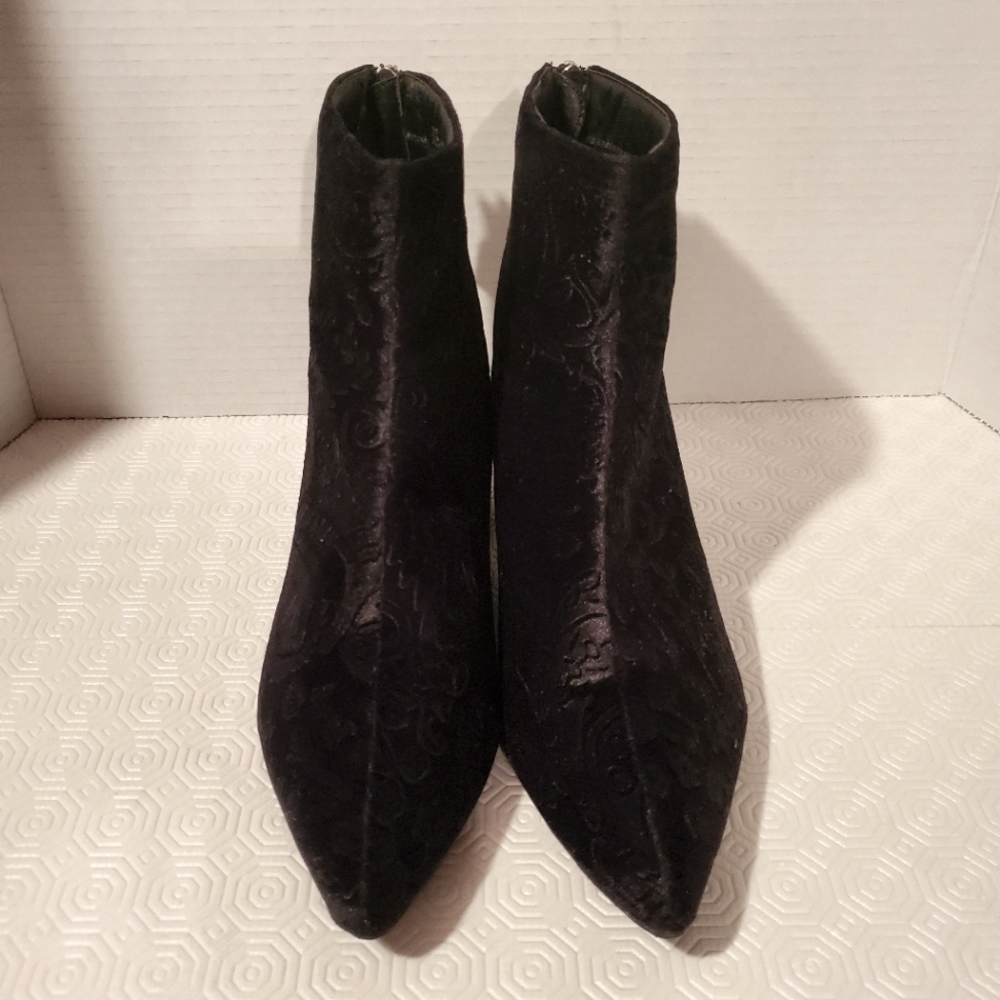 JustFab Malinda Patterned Velveteen Boots Size 10